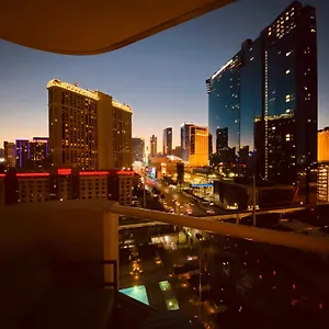 strip-view-privately-owned-condo-hotel-the-signature-at-mgm.las-vegashotels.net/